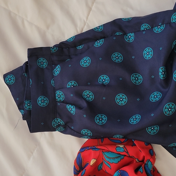 Set - Picture 2 of 4